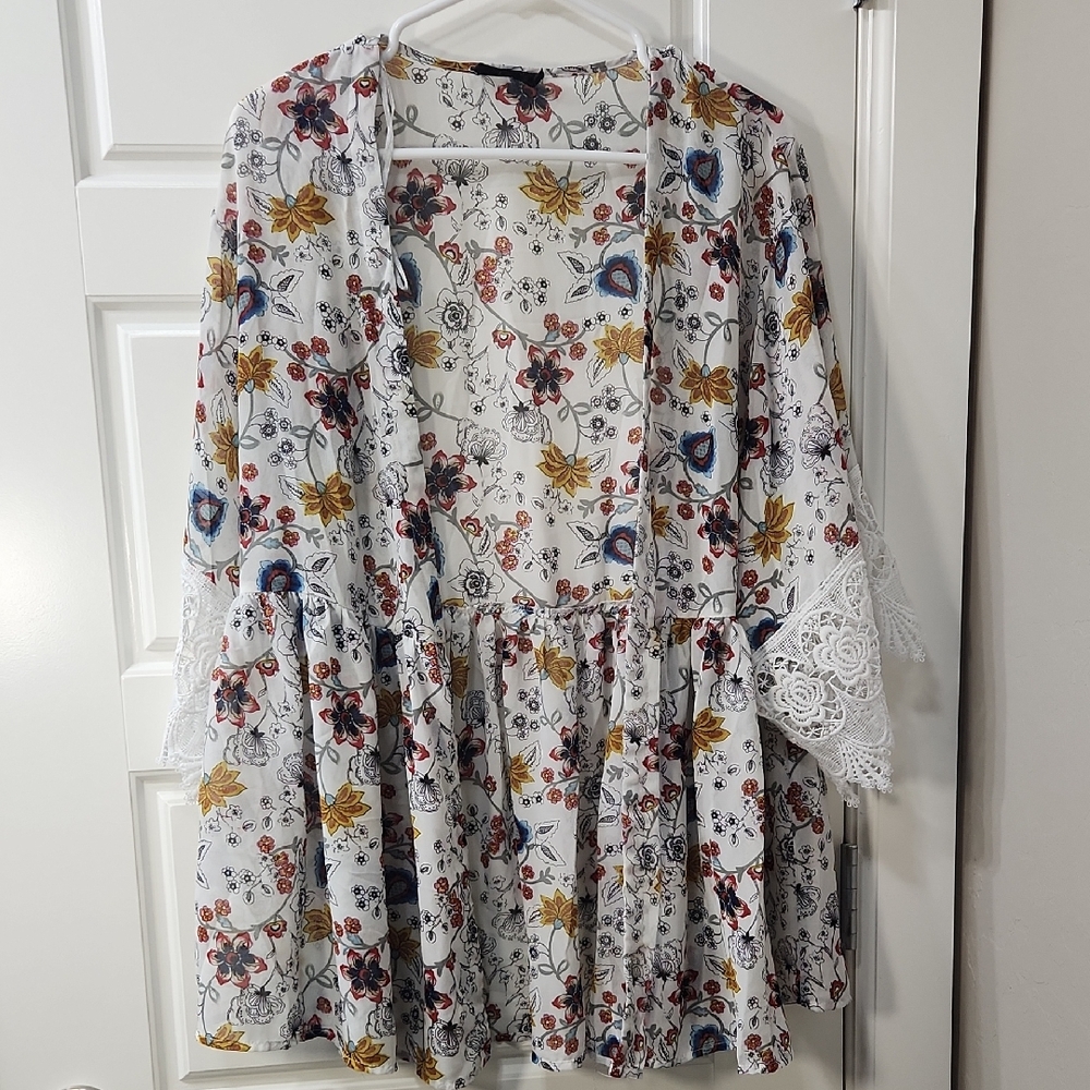 Rachas Floral Kimono Cardigan with Lace Sleeves - Medium